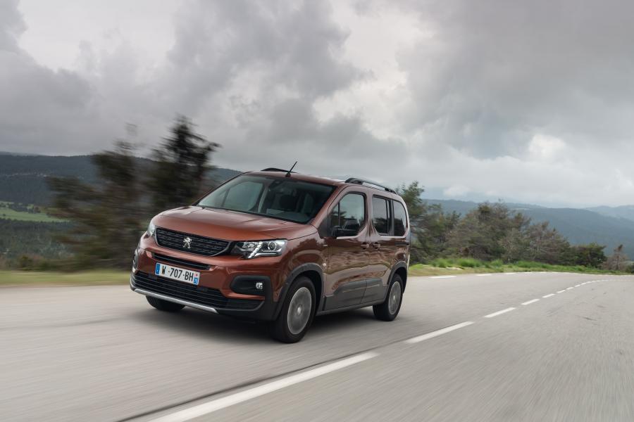 Peugeot Rifter GT Line 2018 года  (WW) (фото 18 из 43)